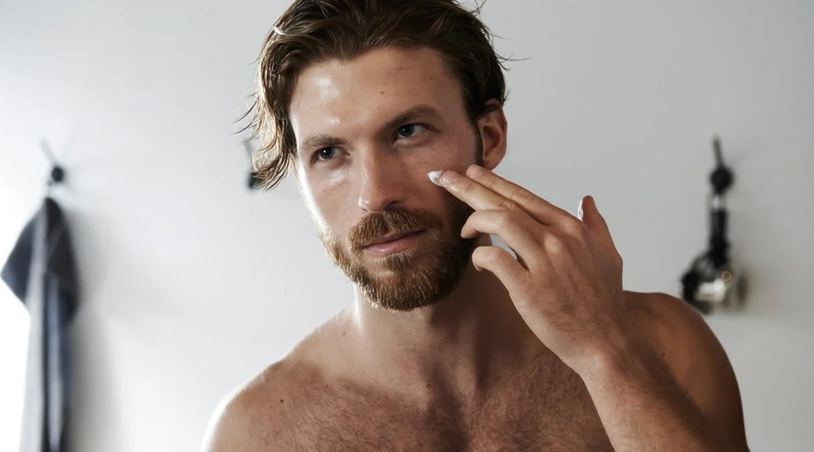 230505 Loreal Hero Content Akne Im Alter Teaser 1170x650px 1